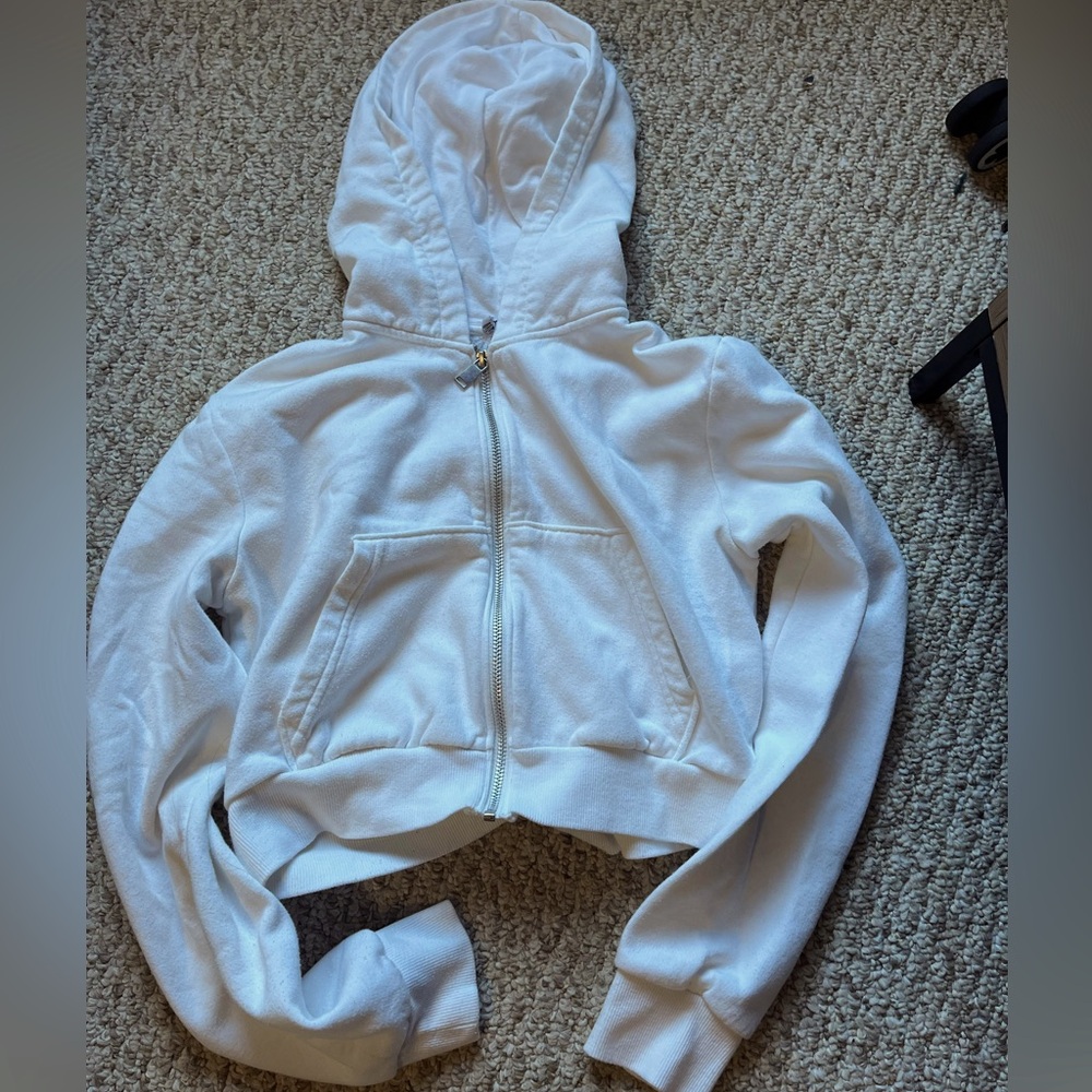 Cropped white hoodie
